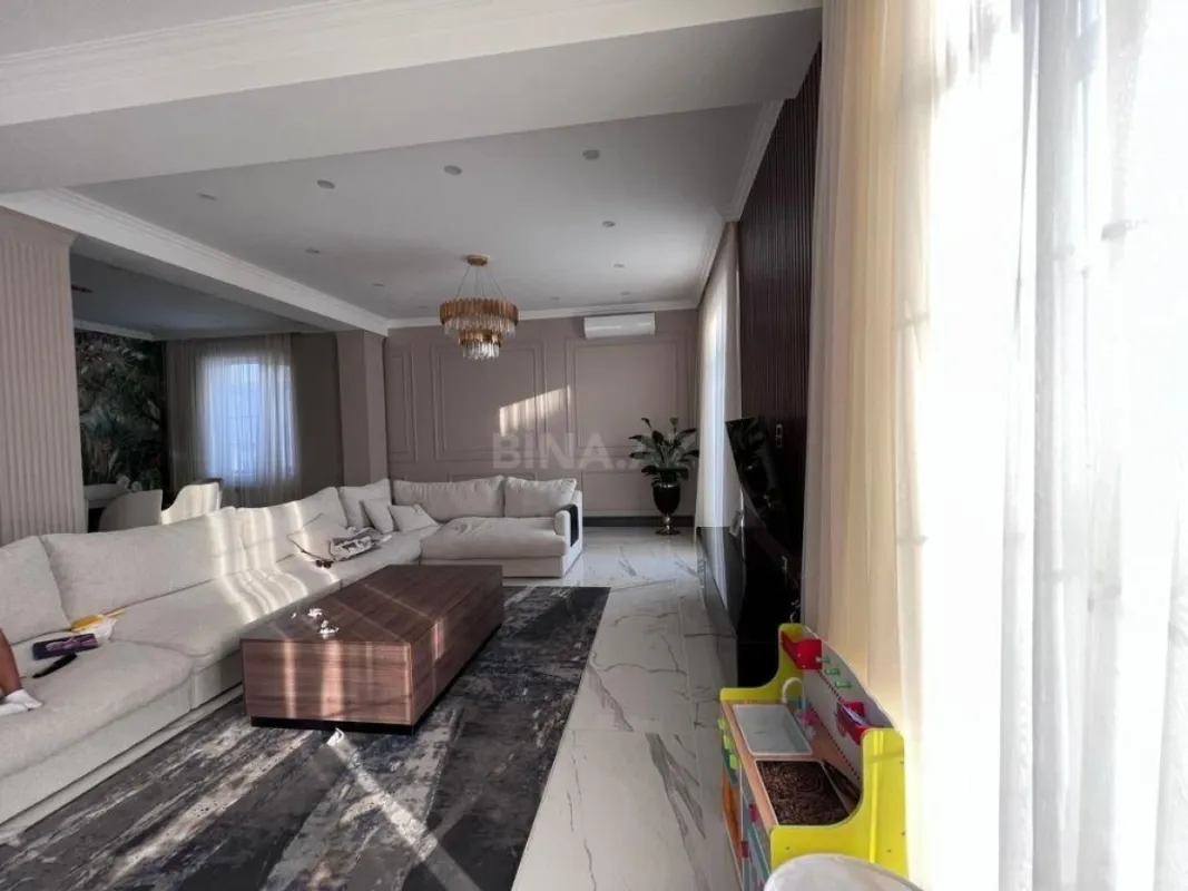 Kirayə verilir 6 otaqlı həyət evi 400 m²