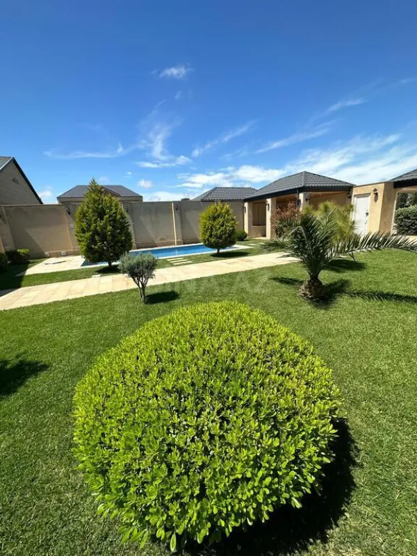 Kirayə verilir 5 otaqlı həyət evi 200 m²