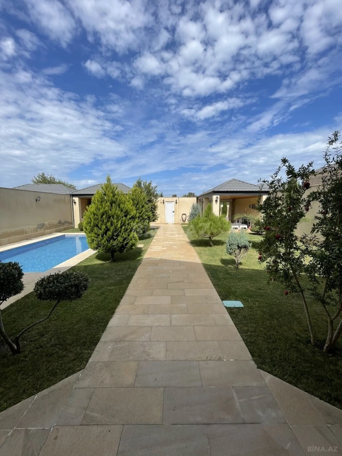 Kirayə verilir 5 otaqlı həyət evi 200 m²