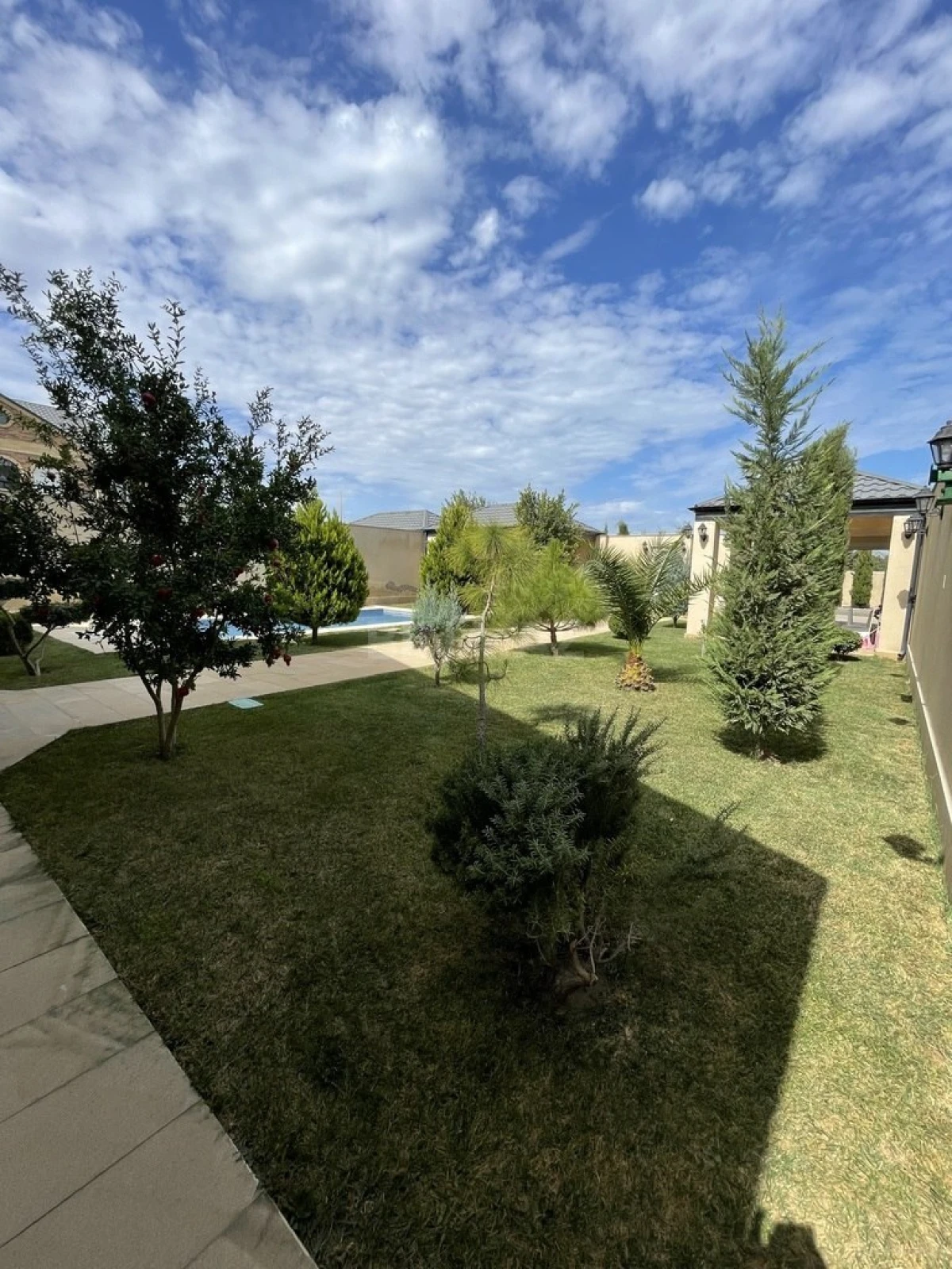 Kirayə verilir 5 otaqlı həyət evi 200 m²