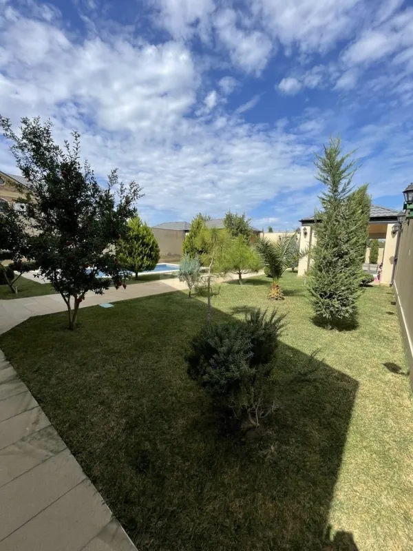 Kirayə verilir 5 otaqlı həyət evi 200 m²