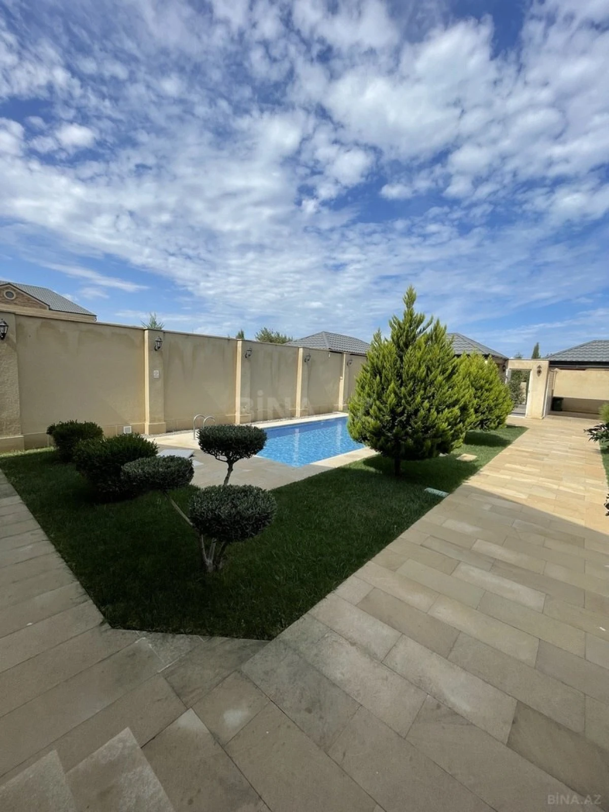 Kirayə verilir 5 otaqlı həyət evi 200 m²