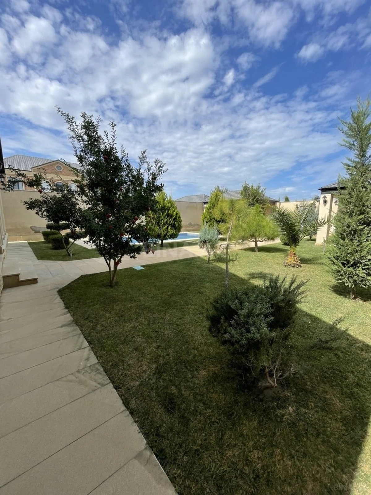 Kirayə verilir 5 otaqlı həyət evi 200 m²