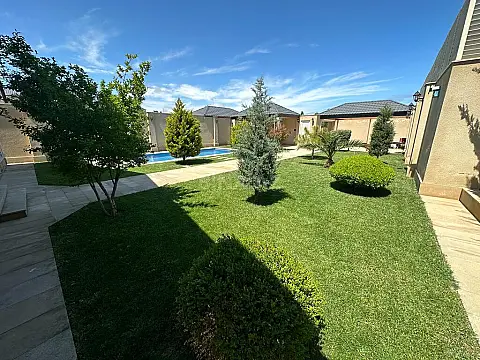 Kirayə verilir 5 otaqlı həyət evi 200 m²