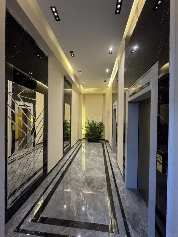 Satılır 3 otaqlı mənzil 163 m²