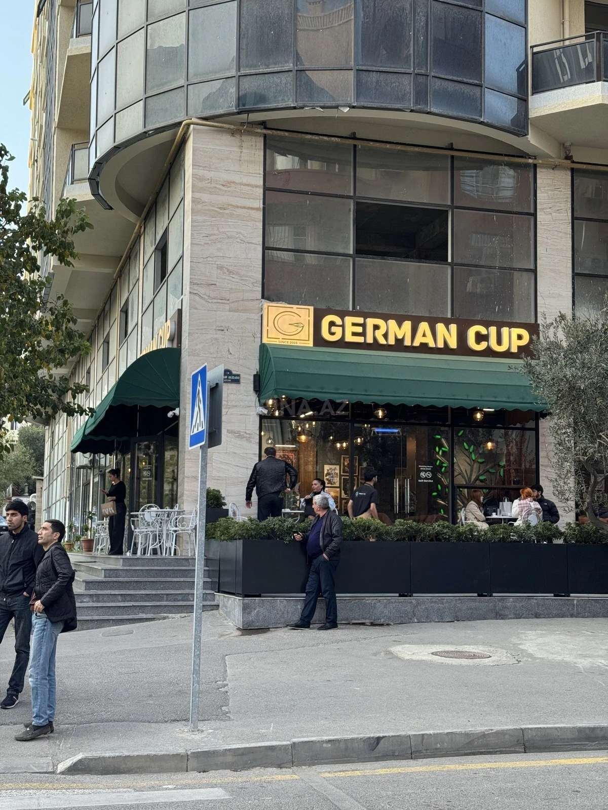 Satılır 3 otaqlı mənzil 163 m²