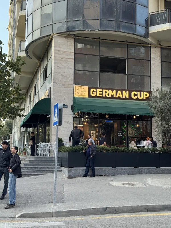 Satılır 3 otaqlı mənzil 163 m²