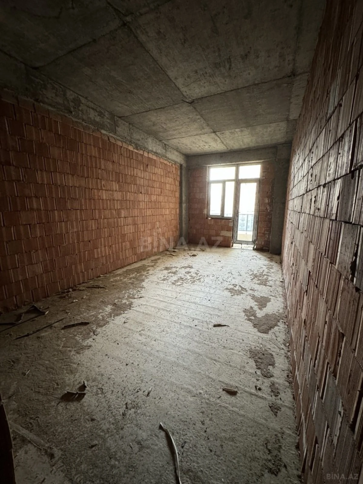 Satılır 3 otaqlı mənzil 163 m²