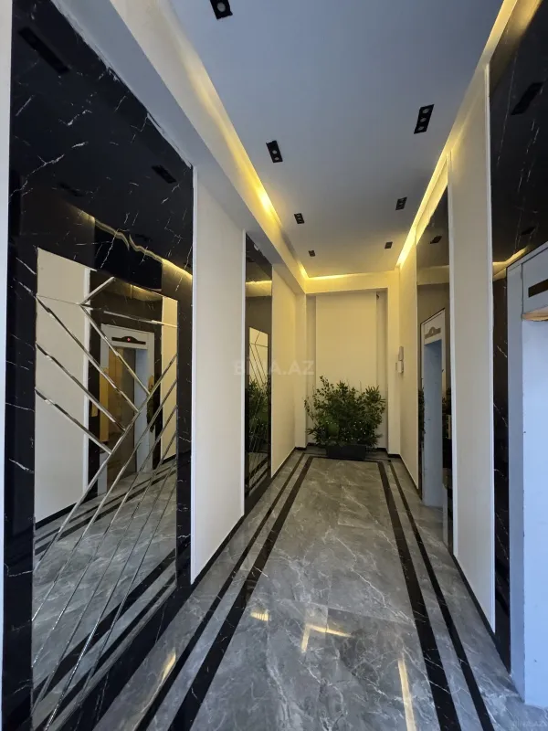 Satılır 3 otaqlı mənzil 163 m²