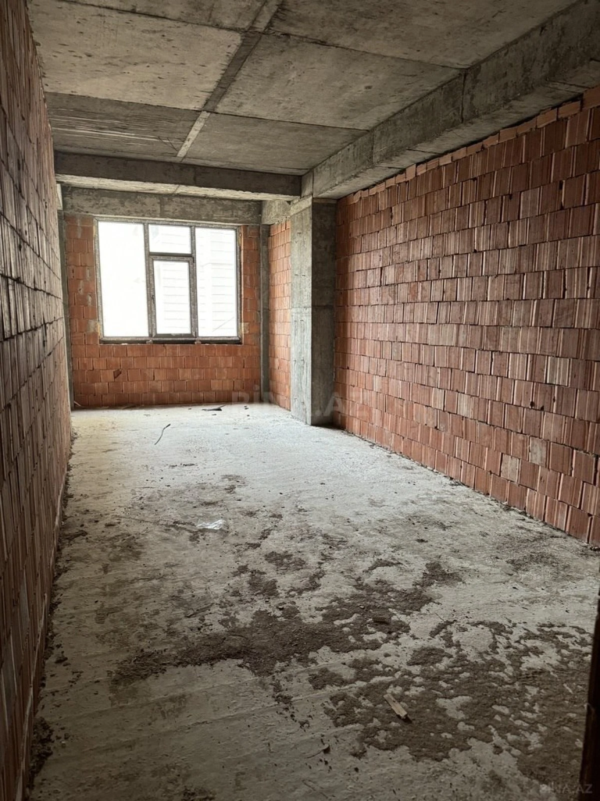 Satılır 3 otaqlı mənzil 163 m²