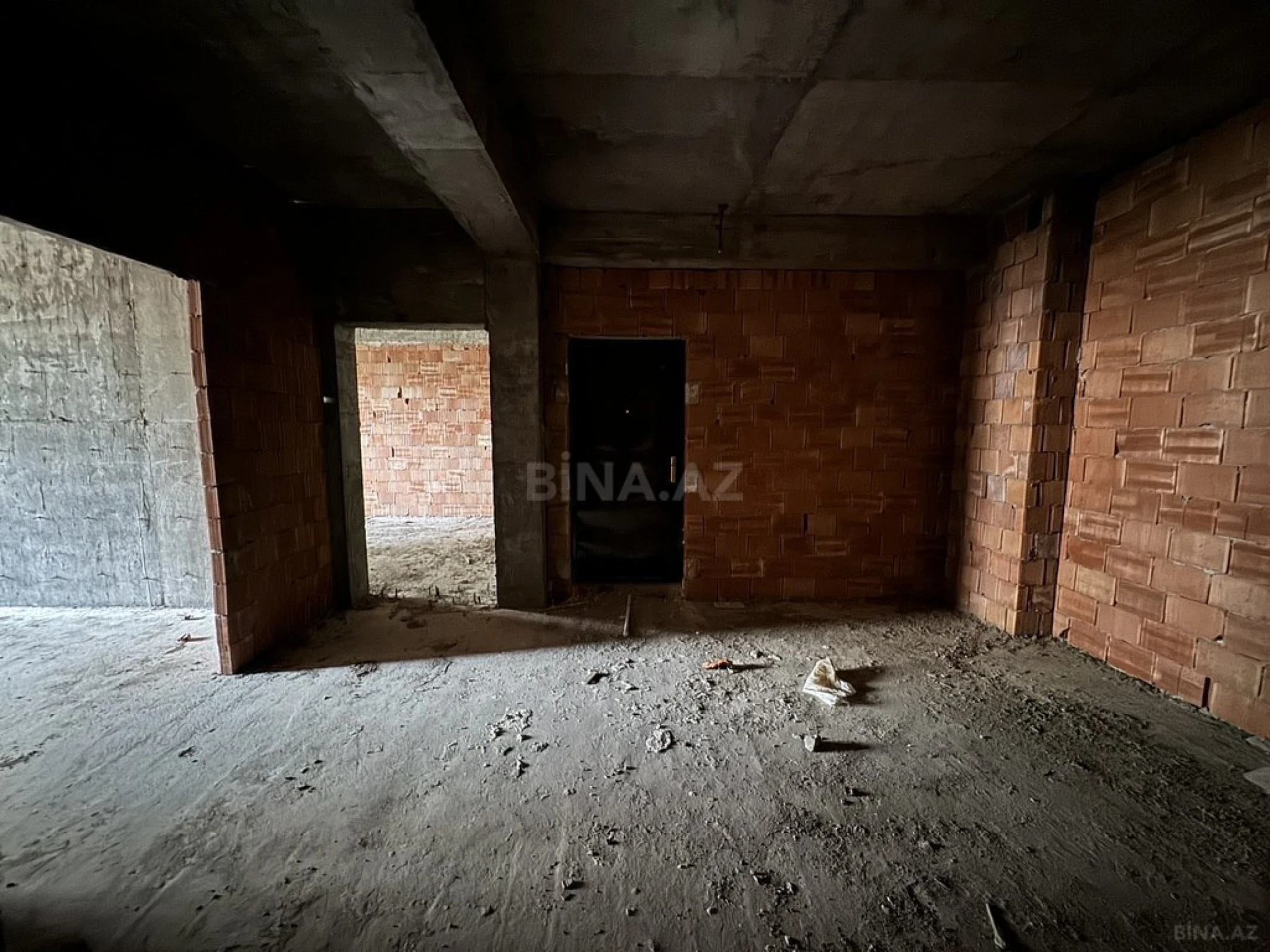 Satılır 3 otaqlı mənzil 163 m²