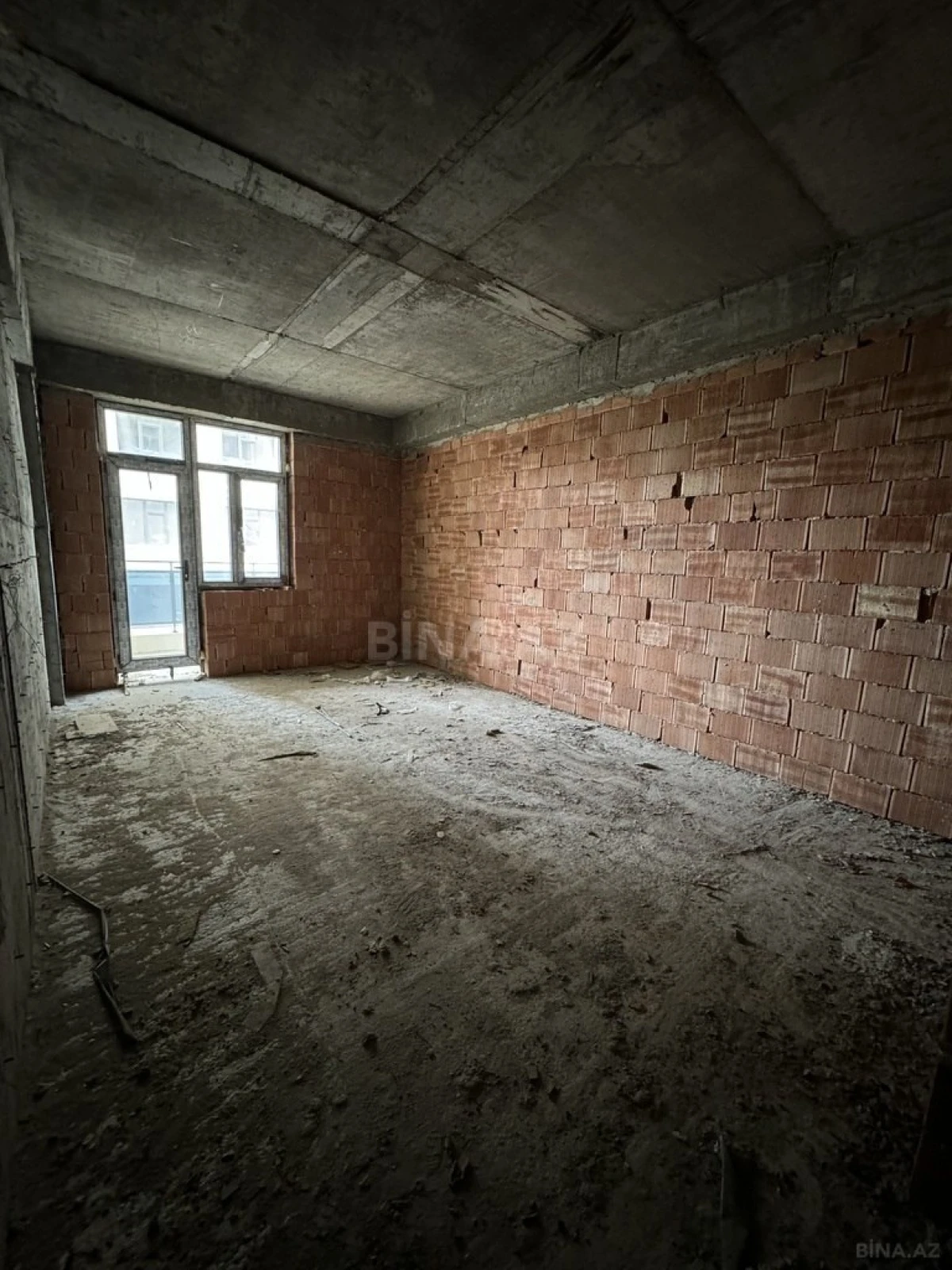 Satılır 3 otaqlı mənzil 163 m²