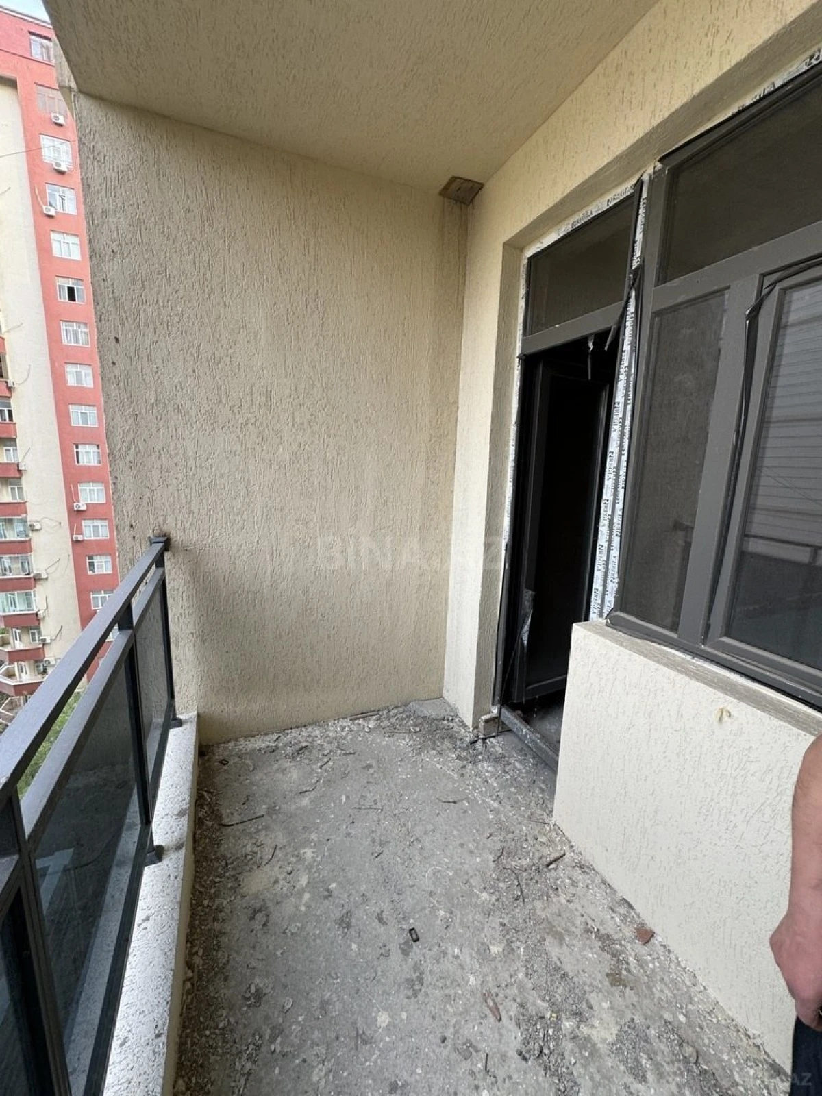 Satılır 3 otaqlı mənzil 163 m²