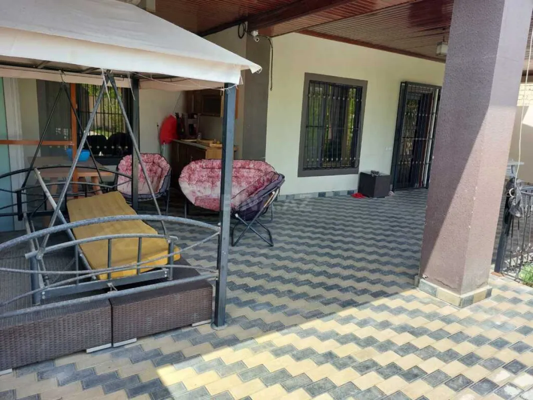 Satılır 5 otaqlı həyət evi 220 m²