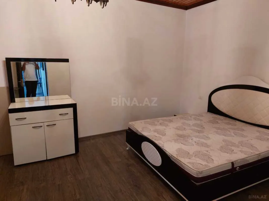 Satılır 5 otaqlı həyət evi 220 m²