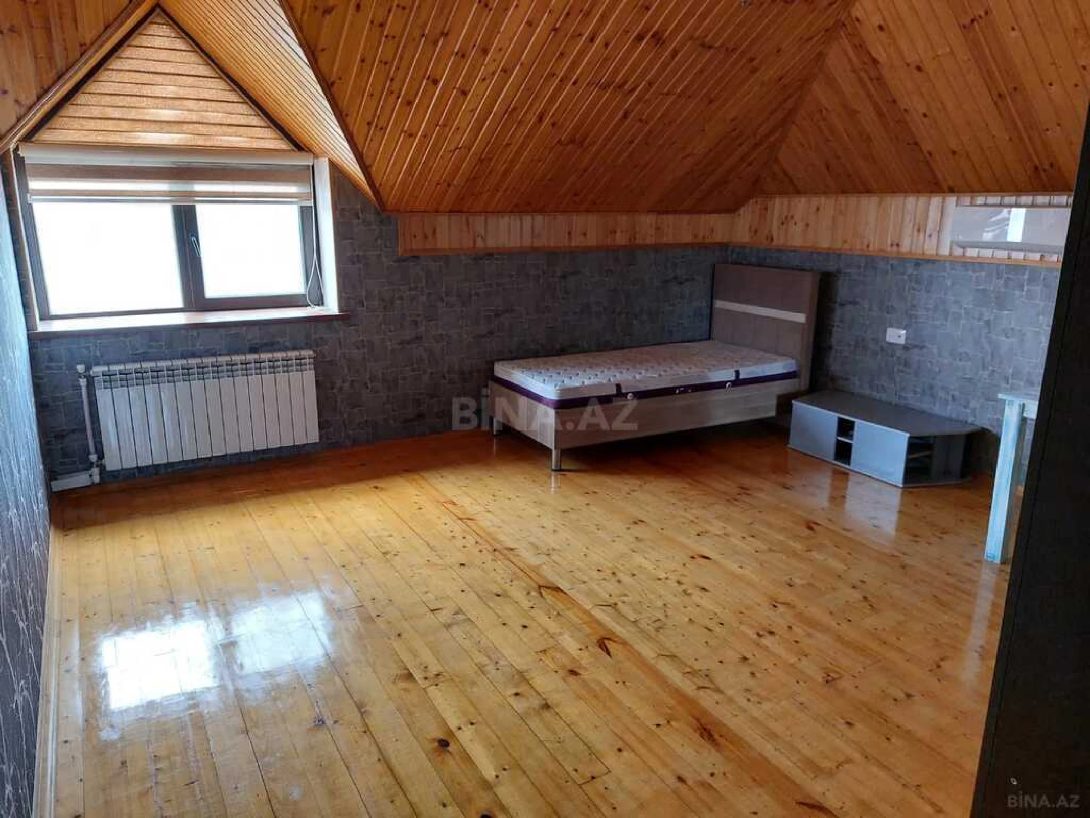 Satılır 5 otaqlı həyət evi 220 m²