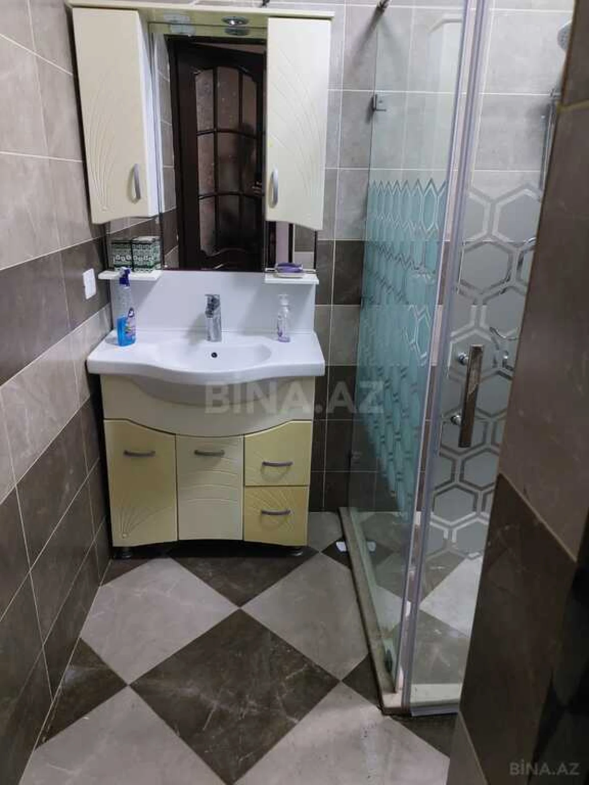 Satılır 5 otaqlı həyət evi 220 m²