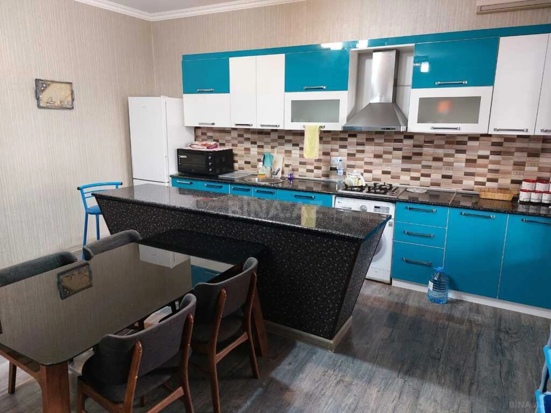 Satılır 5 otaqlı həyət evi 220 m²