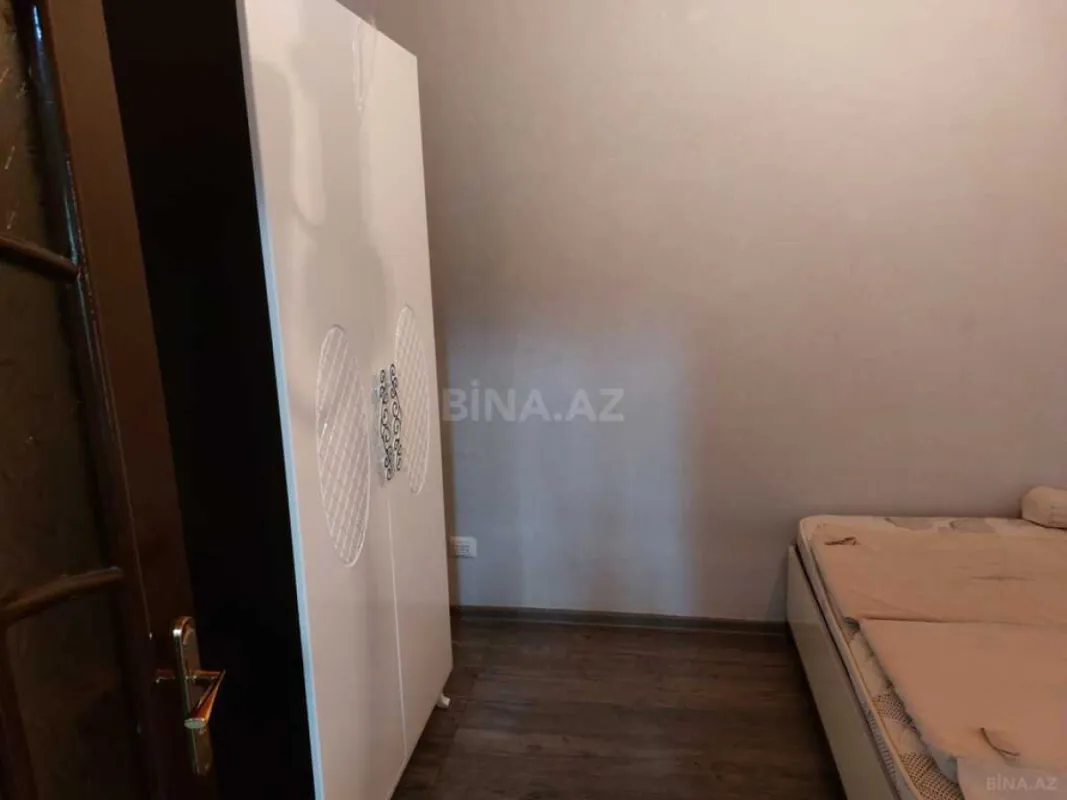 Satılır 5 otaqlı həyət evi 220 m²