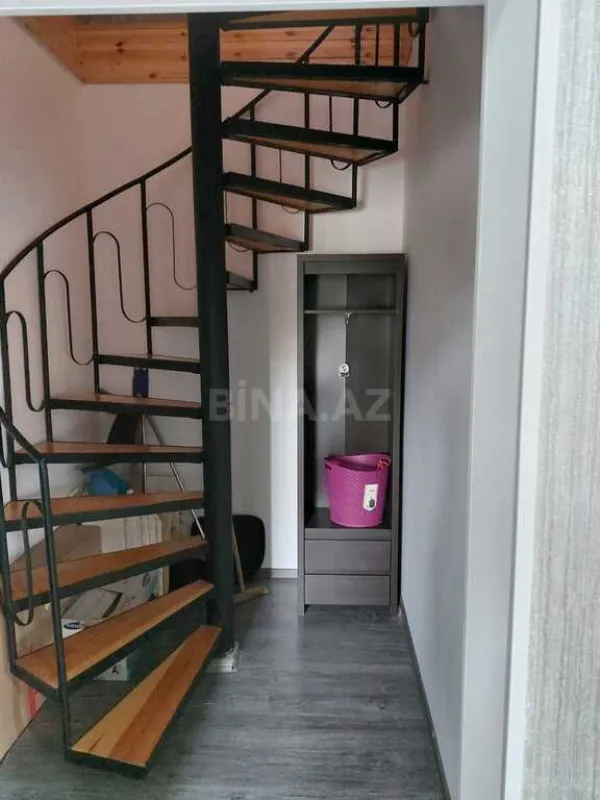 Satılır 5 otaqlı həyət evi 220 m²