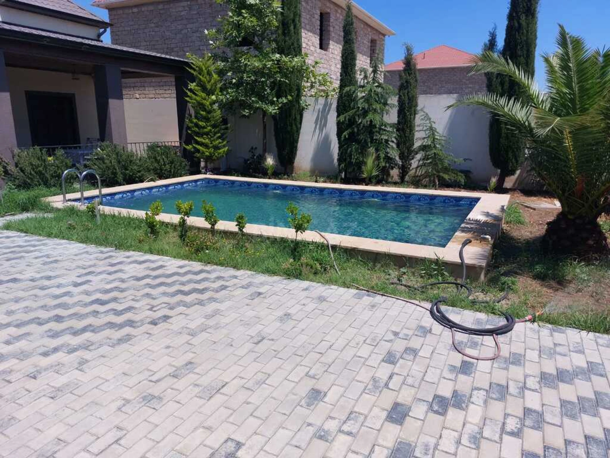 Satılır 5 otaqlı həyət evi 220 m²