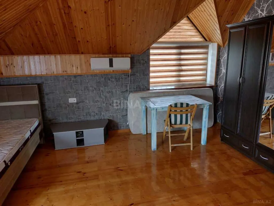 Satılır 5 otaqlı həyət evi 220 m²