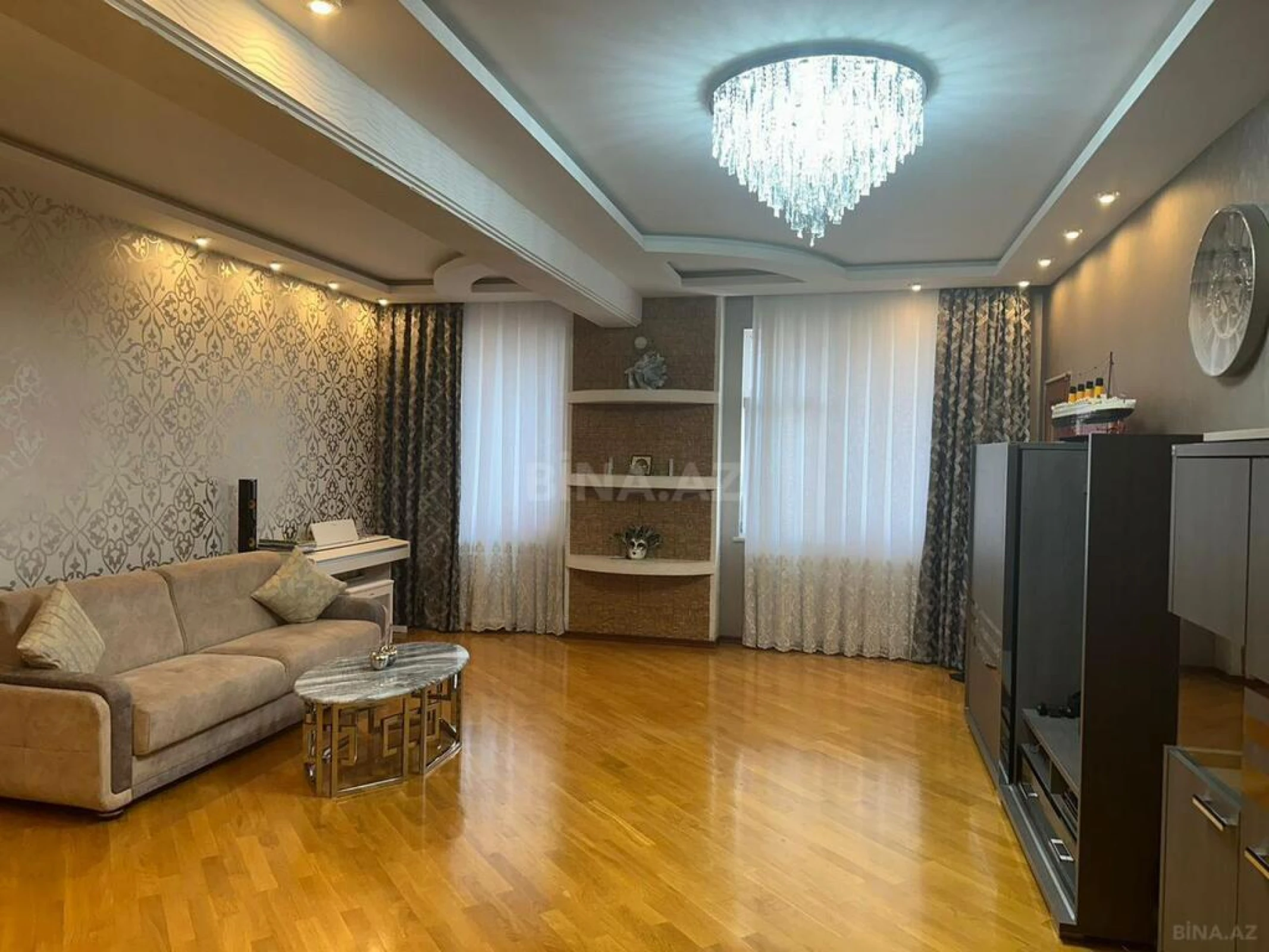 Satılır 3 otaqlı mənzil 120 m²