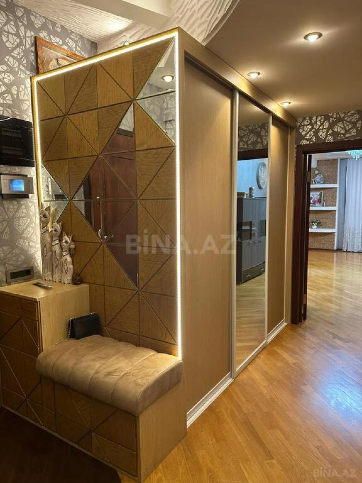 Satılır 3 otaqlı mənzil 120 m²