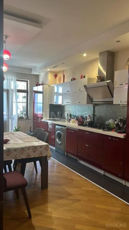 Satılır 3 otaqlı mənzil 120 m²