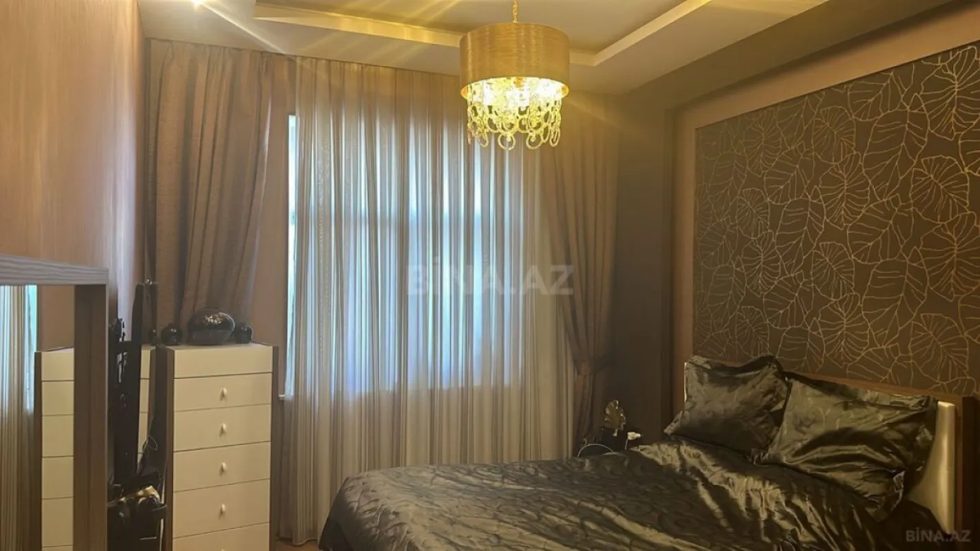 Satılır 3 otaqlı mənzil 120 m²