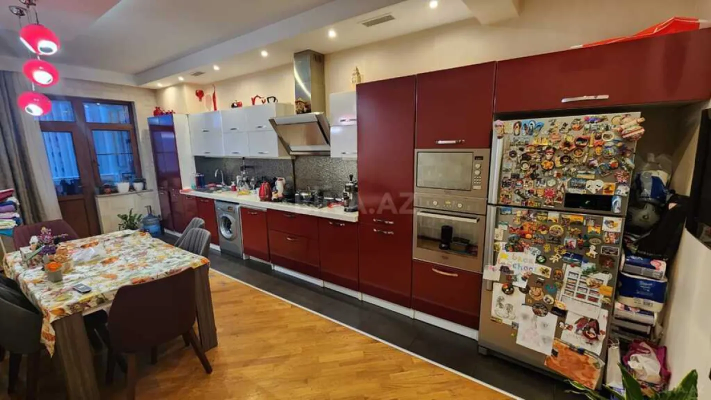 Satılır 3 otaqlı mənzil 120 m²