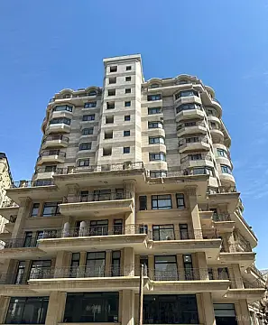 Satılır 4 otaqlı mənzil 209 m² — Bakı 4 otaq 209.00 m²