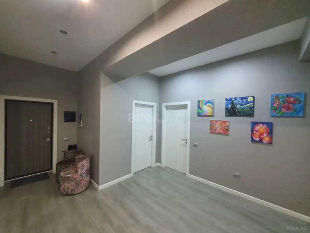 Satılır 3 otaqlı mənzil 162 m²