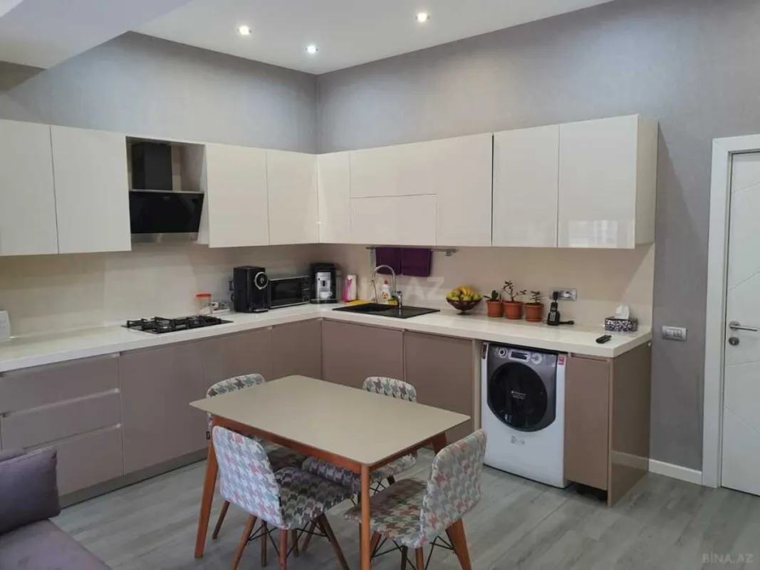 Satılır 3 otaqlı mənzil 162 m²