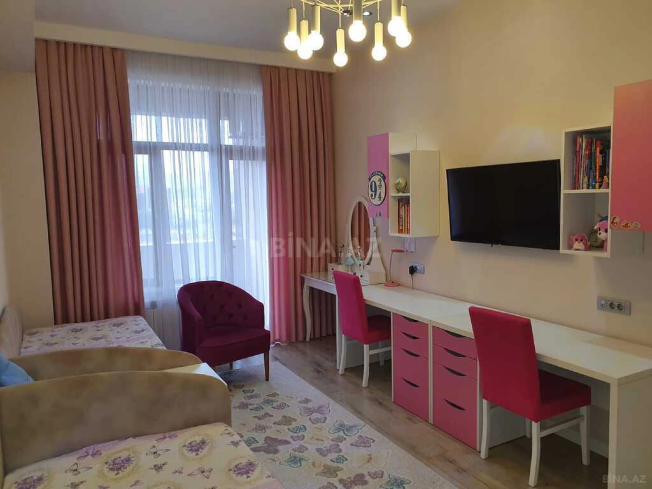 Satılır 3 otaqlı mənzil 162 m²