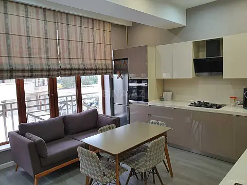 Satılır 3 otaqlı mənzil 162 m²