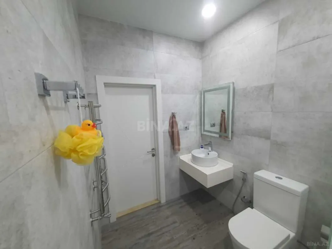 Satılır 3 otaqlı mənzil 162 m²