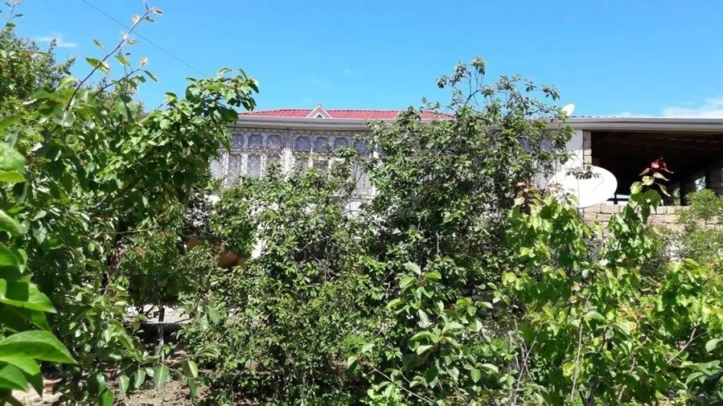 Satılır 6 otaqlı həyət evi 360 m²