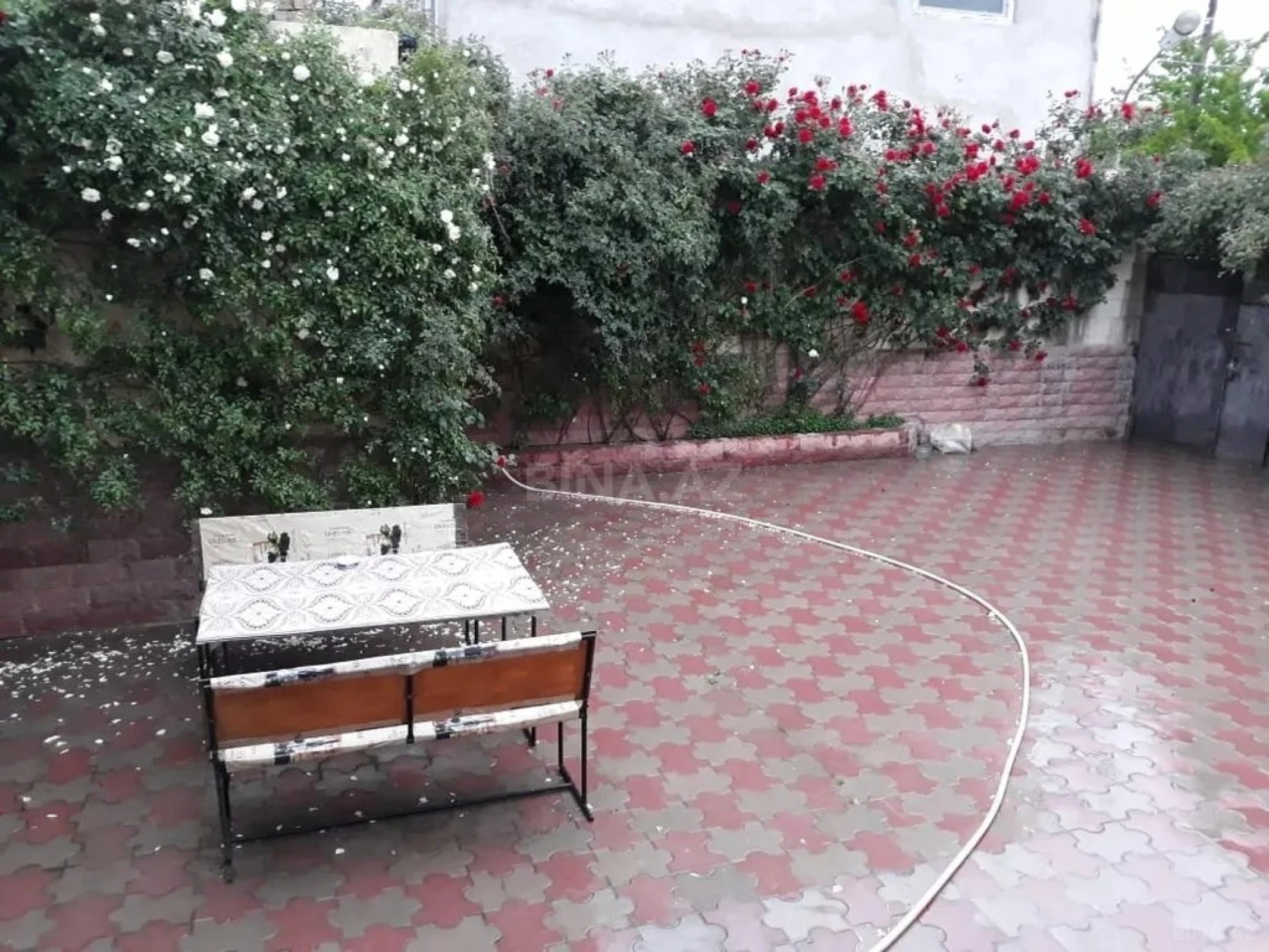 Satılır 6 otaqlı həyət evi 360 m²
