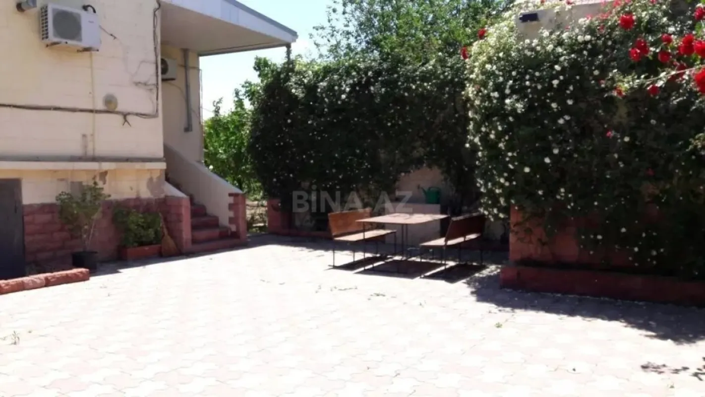 Satılır 6 otaqlı həyət evi 360 m²