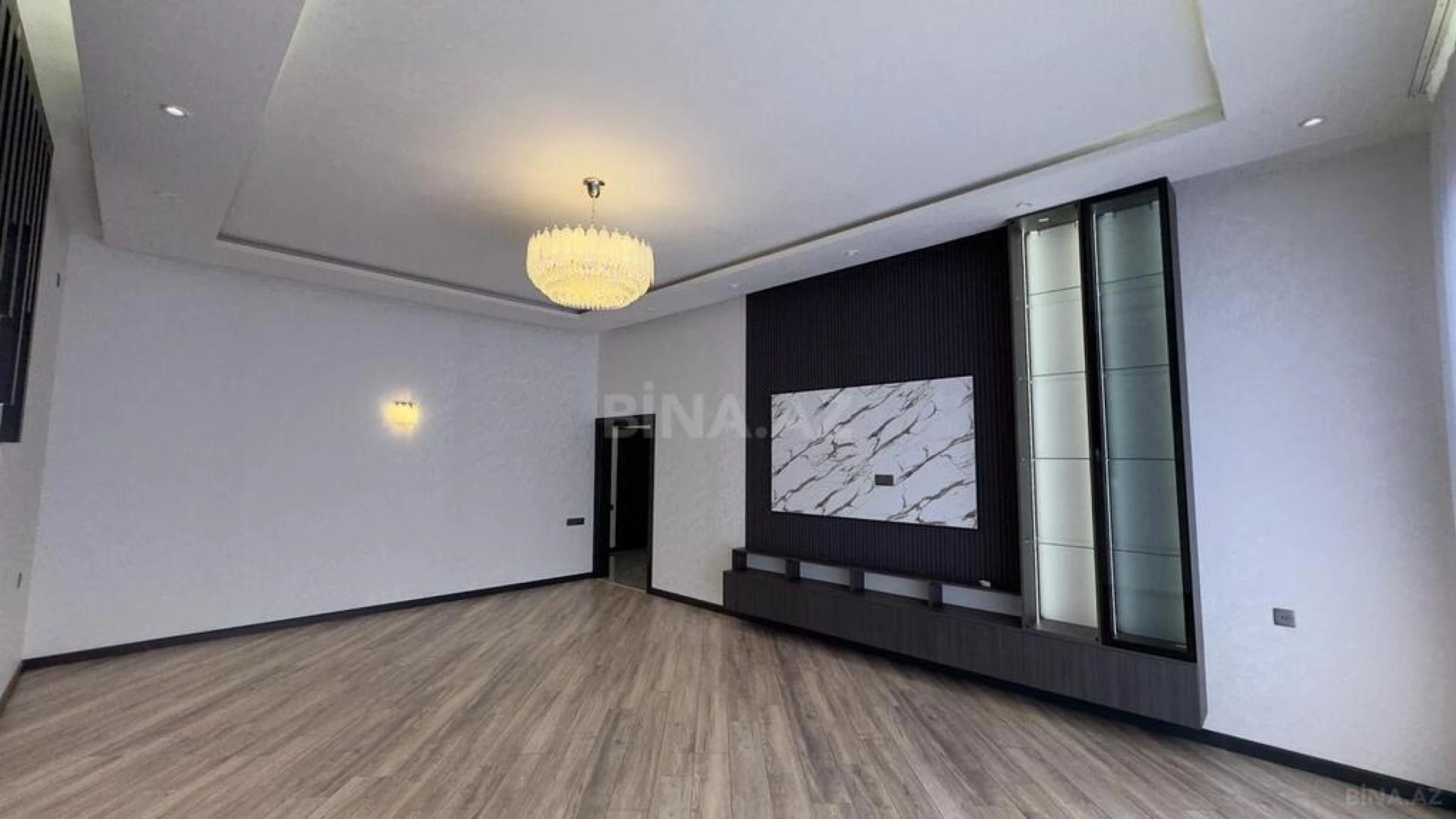 Satılır 5 otaqlı həyət evi 300 m²