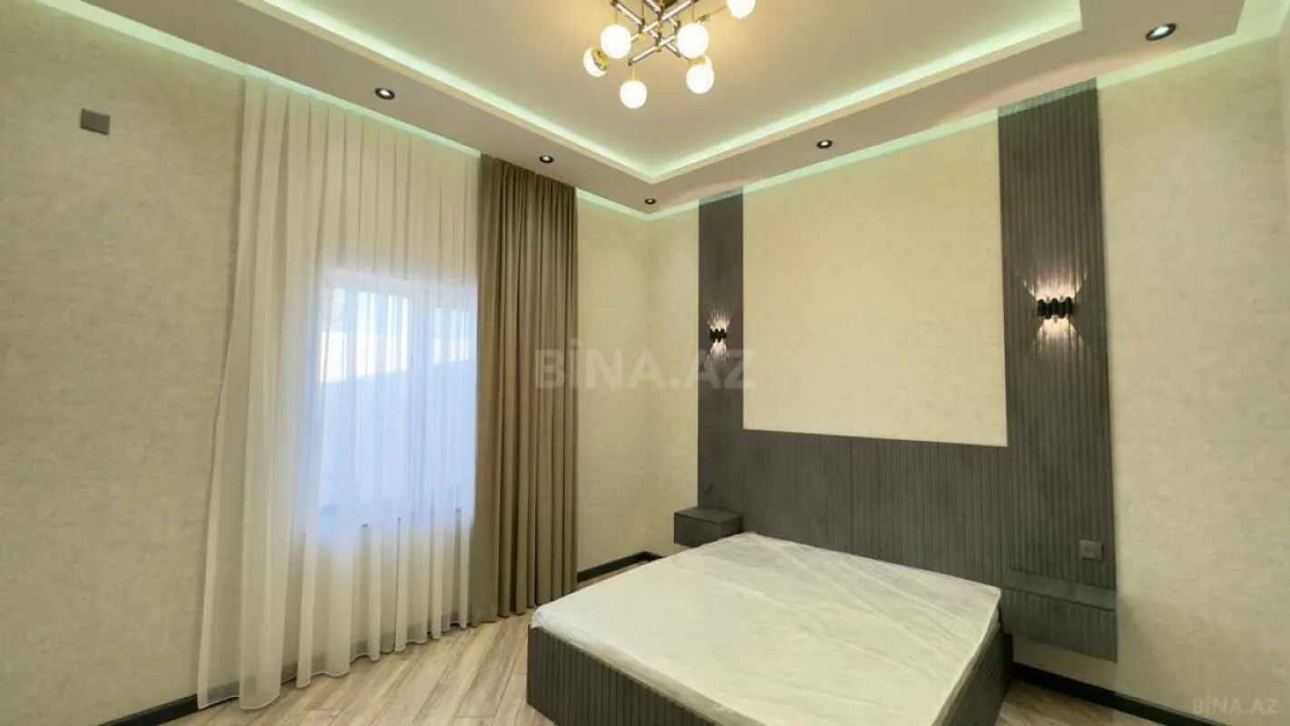 Satılır 5 otaqlı həyət evi 300 m²