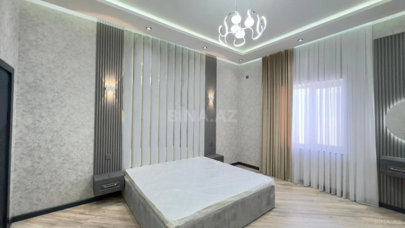 Satılır 5 otaqlı həyət evi 300 m²