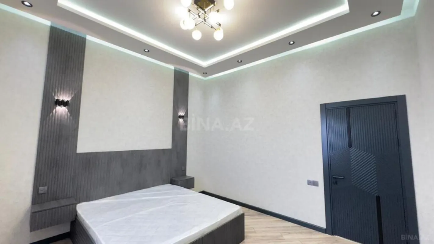 Satılır 5 otaqlı həyət evi 300 m²
