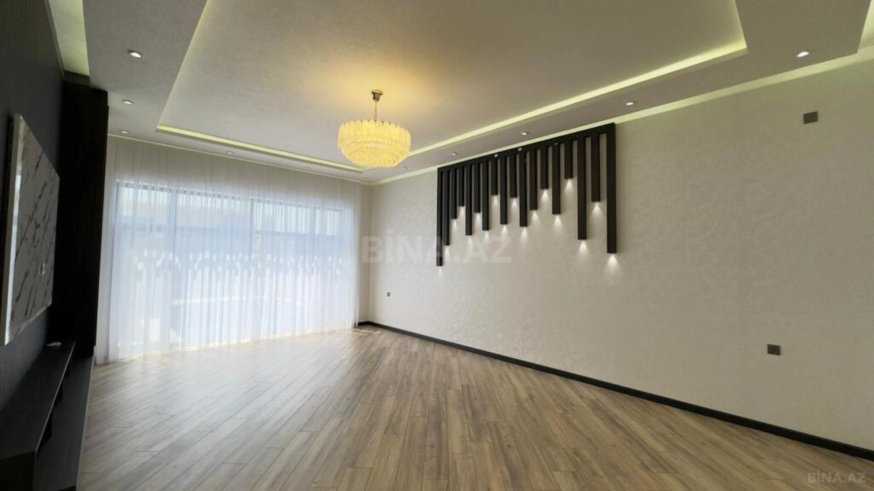 Satılır 5 otaqlı həyət evi 300 m²