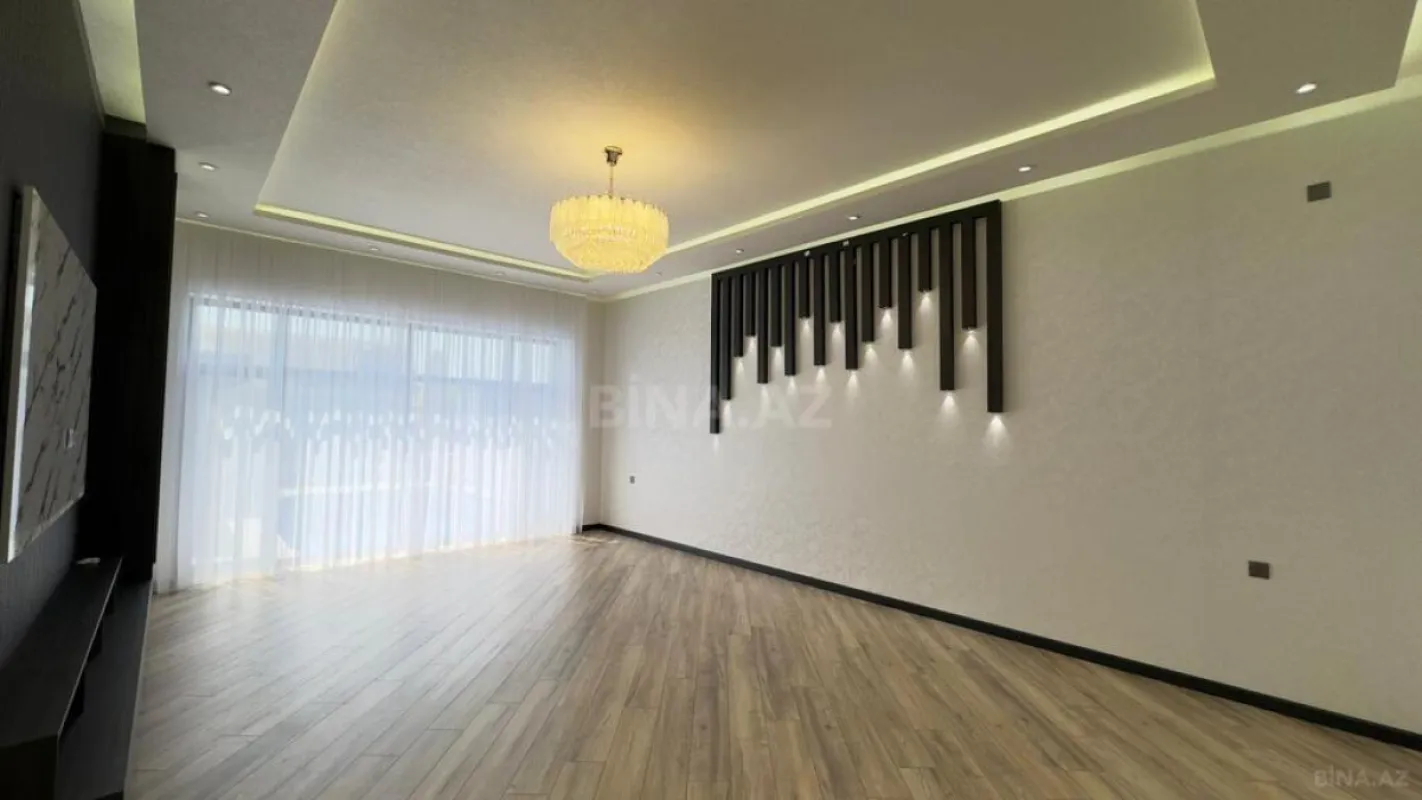 Satılır 5 otaqlı həyət evi 300 m²