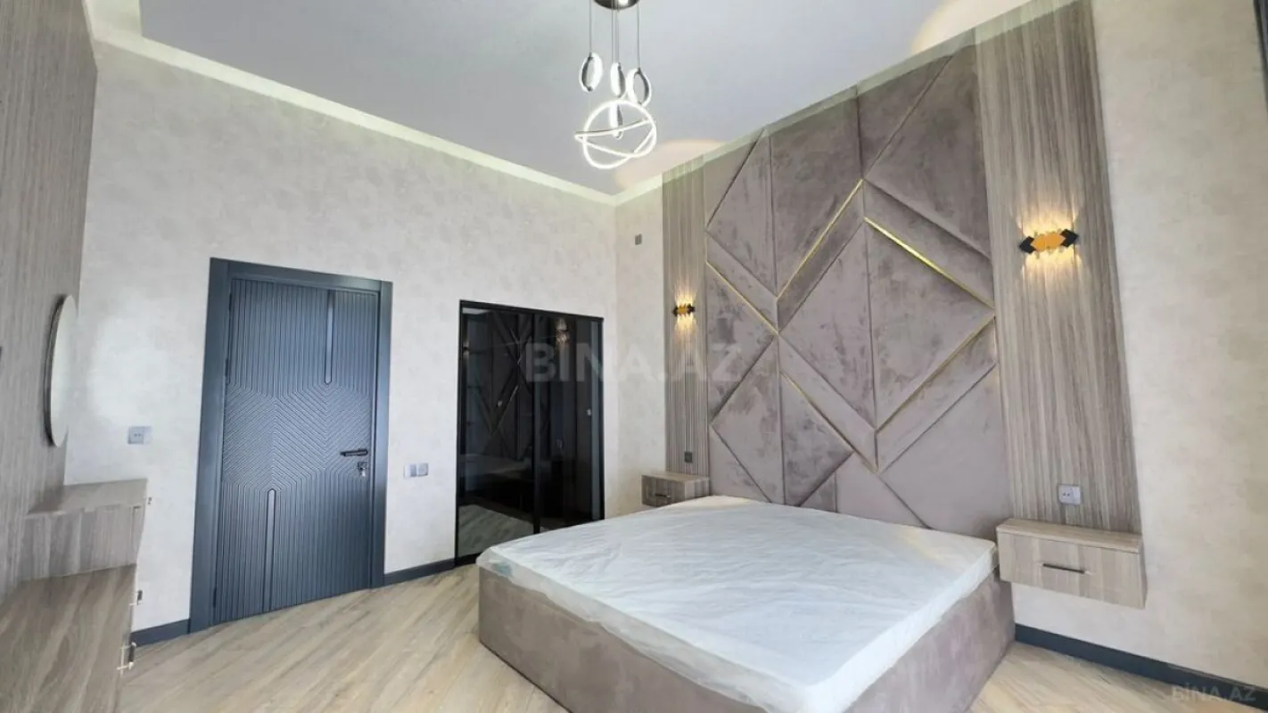 Satılır 5 otaqlı həyət evi 300 m²