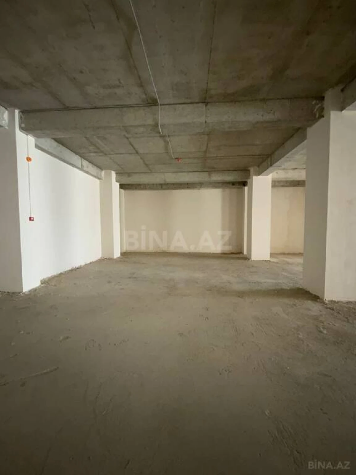 Satılır obyekt 984.49 m²