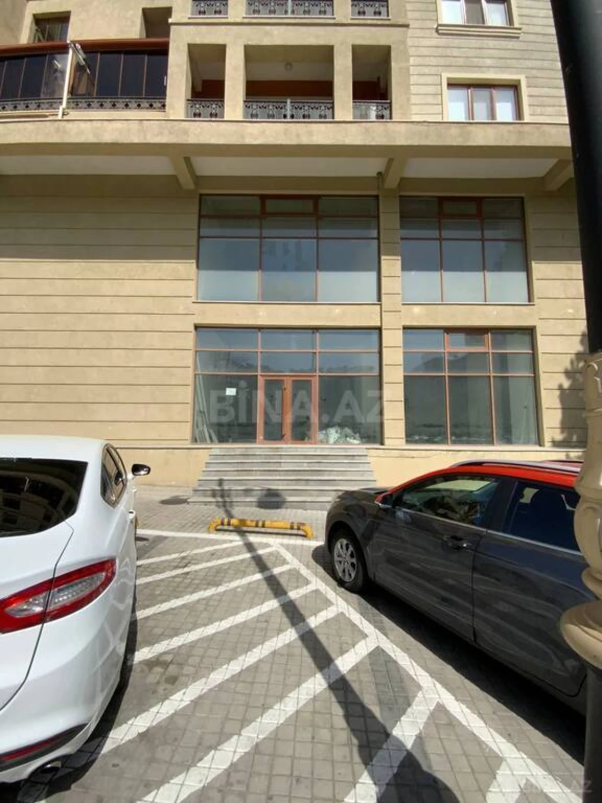 Satılır obyekt 984.49 m²