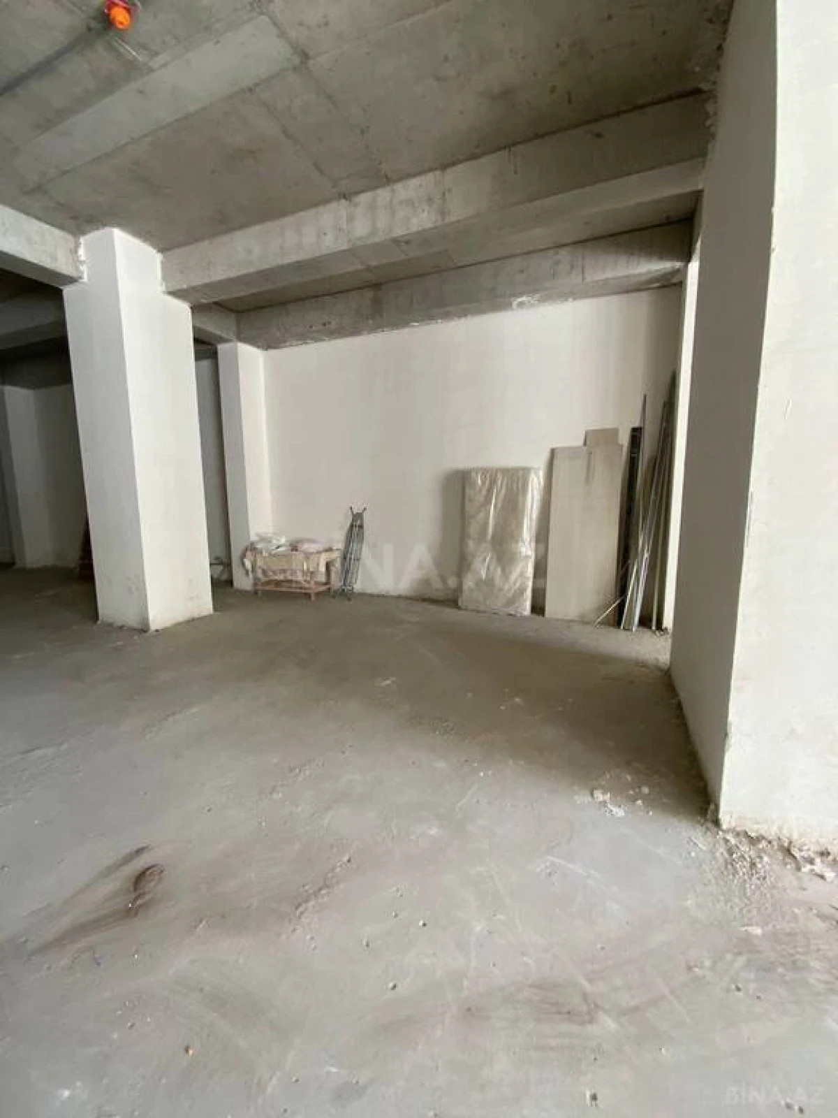 Satılır obyekt 984.49 m²